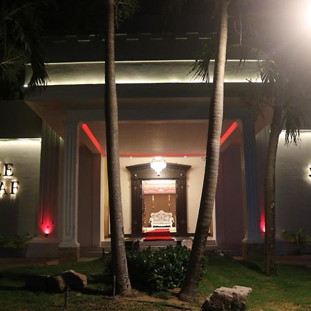 Maple Leaf Hotel نيجومبو المظهر الخارجي الصورة