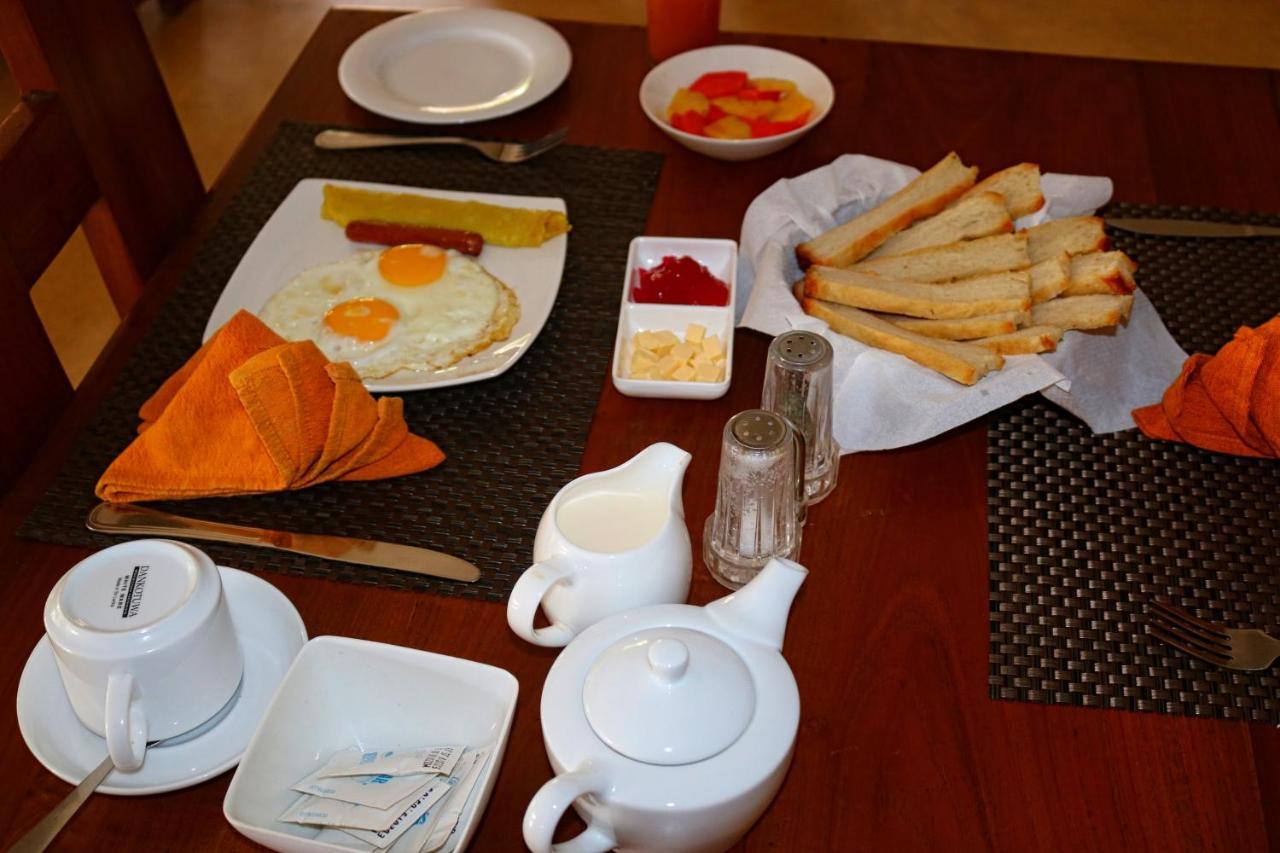 Maple Leaf Hotel نيجومبو المظهر الخارجي الصورة
